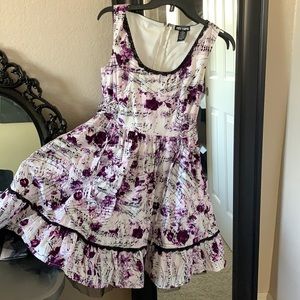 Hot Topic black white and purple music note dress!
